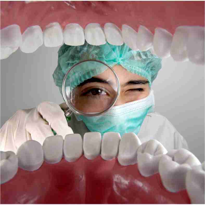 Dra. Lucía Laborde - Carillas dentales - Consulta y planificación